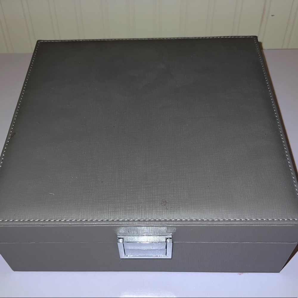 grey jewlery box